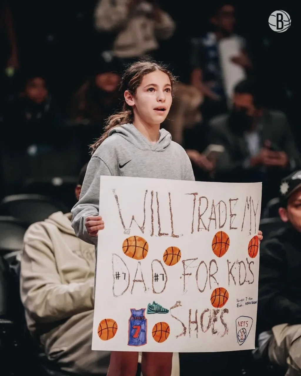 九游手机版-关于Rookie在雄鹿比赛中败北，重返赛场引发热议！全场沸腾不已的信息